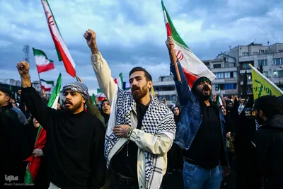 تحویل سال نو در میدان انقلاب تهران