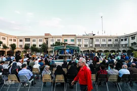سفره افطاری ساده در بازار پانزده خرداد