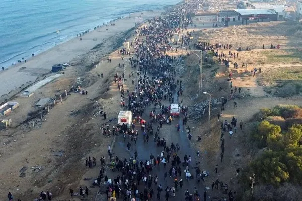 Palestinians Mark ‘Victory’ as Tens of Thousands Return to Northern Gaza