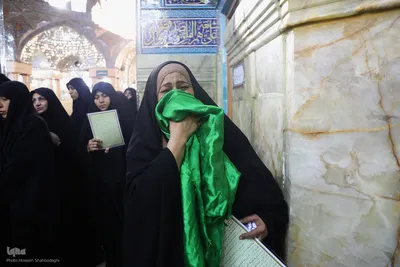  سیاه پوش کردن ضریح مطهر کریمه اهل بیت(س)