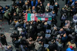 تشییع آلاله‌های گمنام در معراج الشهدای تهران