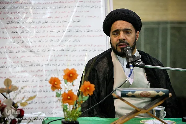 مساجد جامع آغازگر به‌کارگیری قاری و مؤذن راتب باشند