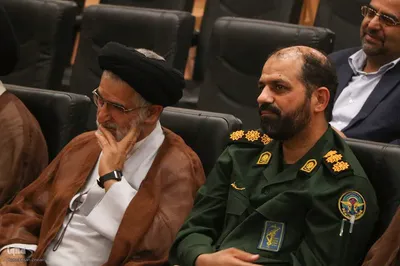 آیین رونمایی از کتاب «برای حق» در یزد‎