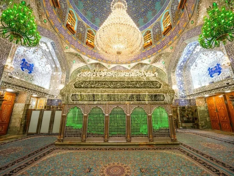 ضریح مطهر علوی کو میلاد مولود کعبه پر پھولوں سے سجایا گیا+ تصاویر