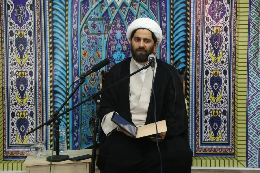 صحنه اصلی را در جنگ شناختی رها نکنیم