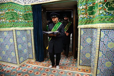 آیین تعویض پرچم حرم امامزاده علی بن جعفر(ع)