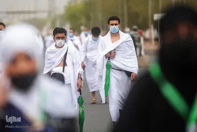 وقوف زائران در صحرای عرفات