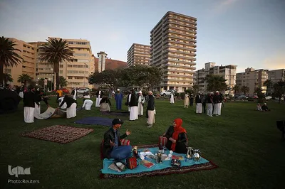 Muslime weltweit begrüßen  Ramadan