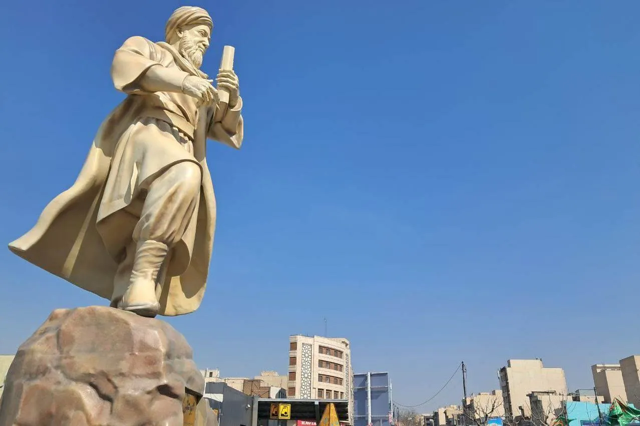 بهره‌برداری از تندیس بوعلی در منطقه 13