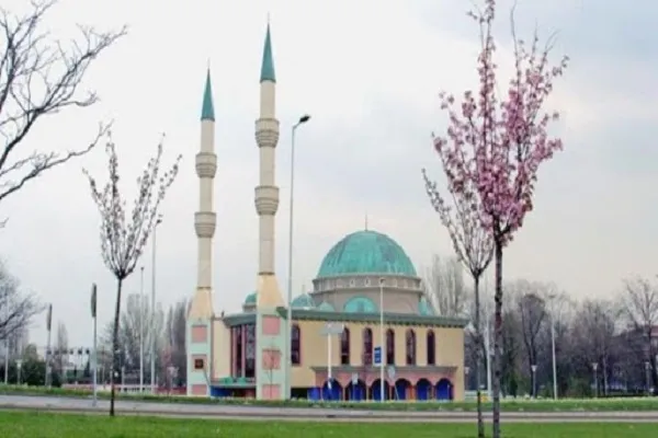 پخش صدای اذان در «مینیاپولیس» آمریکا برای اولین بار