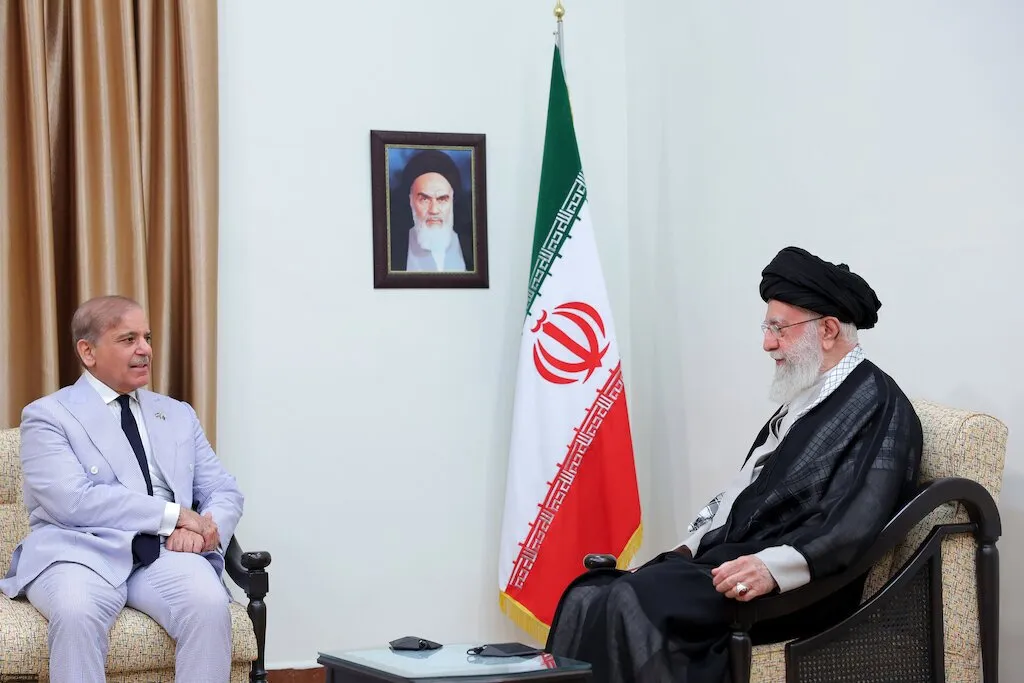 Leader Urges Joint Iran-Pakistan Efforts to Stop Israeli Crimes in Gaza