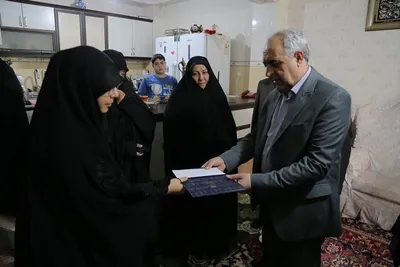 عکس | دیدار استاندار آذربایجان شرقی با خانواده شهدای جنگ رمضان در بناب
