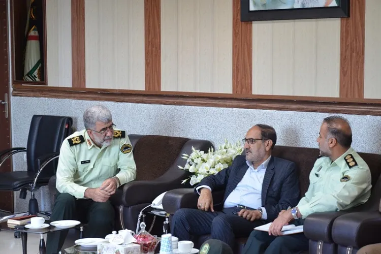 رمز ماندگاری در نظام اسلامی، ولایت‌پذیری است