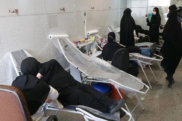 بانوان بسیجی حاجی‌آباد به طرح جهادی اهدای خون پیوستند