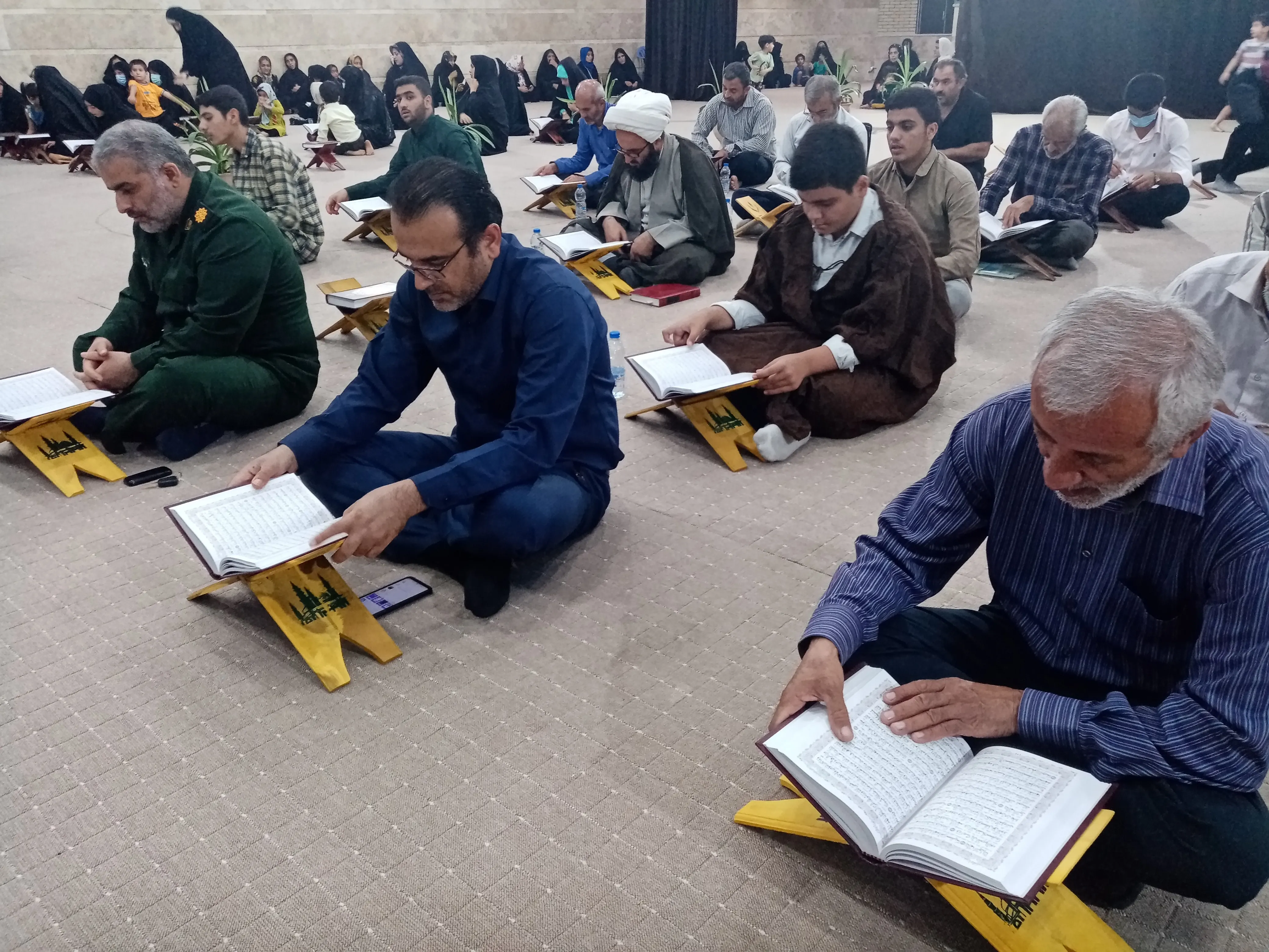 برگزاری محفل بزرگ «انس با قرآن» به‌مناسبت هفته وحدت در شهر آبپخش + عکس