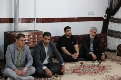 دیدار خانواده شهید سرافراز وطن، «مهدی بازگیر» رفت