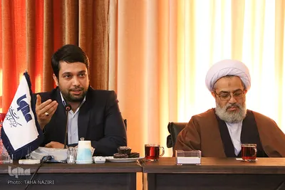 حجت السلام ربانی امام جمعه محلات و مسعود شهرجردی رئیس جهاددانشگاهی استان مرکزی در آئین افتتاح دفتر خبرگزاری ایکنا در محلات