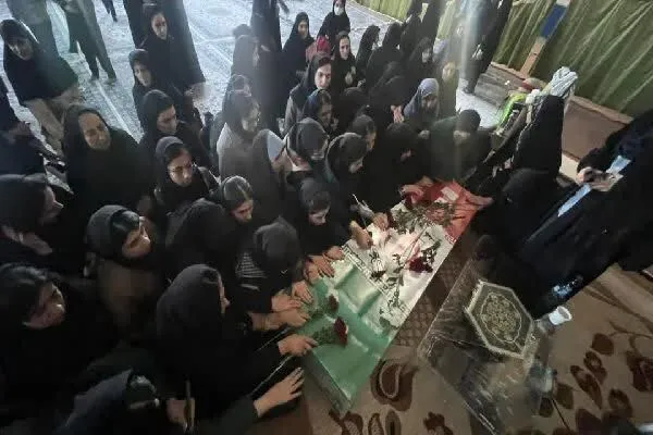 عطر شهید گمنام در دانشگاه ملی مهارت شهرکرد پیچید + عکس