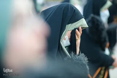 تعویض پرچم حرم مطهر شاهچراغ (ع) به مناسبت شهادت امام جعفر صادق (ع)