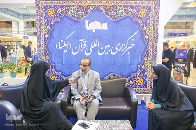 حضور محمد بنیادی، پیشکسوت قرآنی در غرفه خبرگزاری ایکنا 