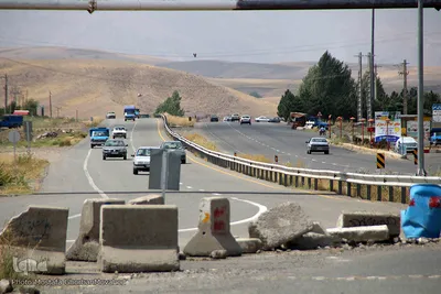 اعمال محدودیت‌های کرونایی در محورهای مواصلاتی شهرستان اهر، توسط پلیس راهور