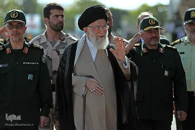 حضور و سخنرانی رهبر انقلاب در مراسم دانش‌آموختگی دانشجویان دانشگاه امام حسین (ع)