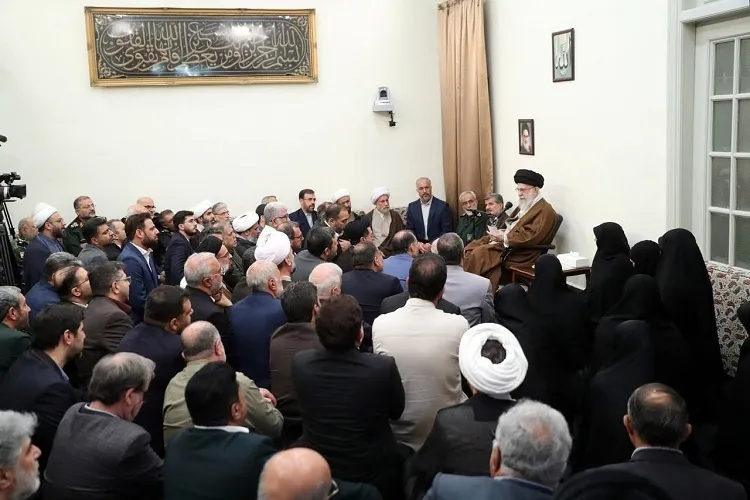 قائد الثورة: الكيان الصهيوني هُزم لكن الهزيمة الأكبر من نصيب الغرب