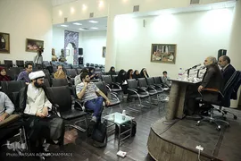 نشست بررسی وضعیت تولید و توزیع کتاب‌های عاشورایی