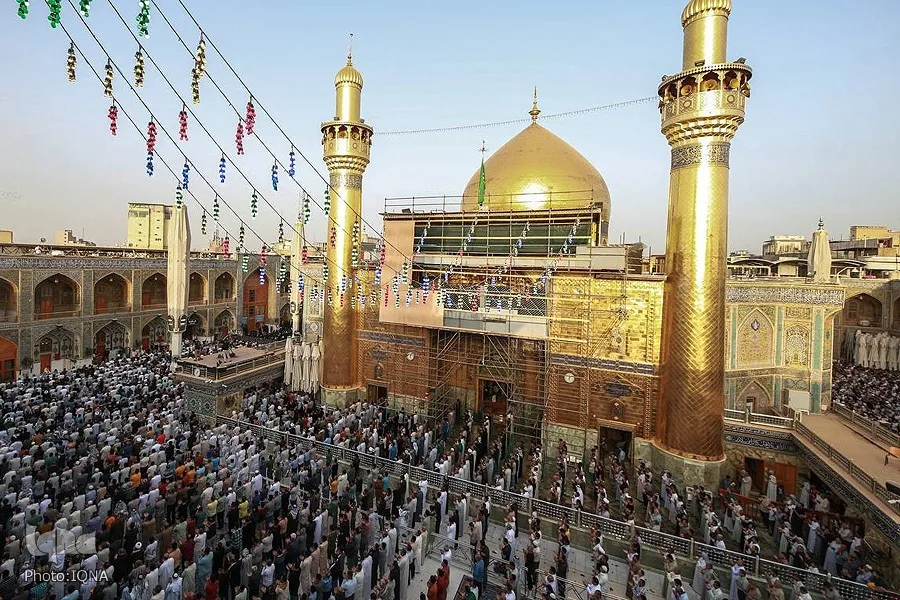 إقامة صلاة عيد الفطر المبارك في رحاب مرقد الإمام علي(ع)