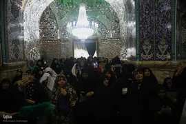  سیاه پوش کردن ضریح مطهر کریمه اهل بیت(س)