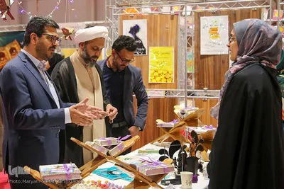 بازدید مسئولین از نمایشگاه قرآنی شیراز