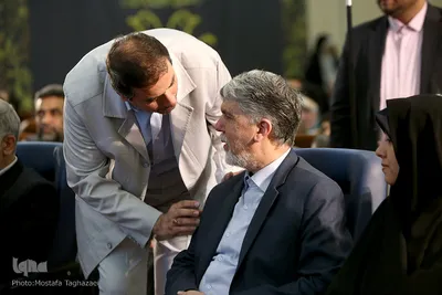 از راست زهرا سعیدی، نماینده مجلس شورای اسلامی، سیدعباس صالحی، وزیر فرهنگ و ارشاد اسلامی و سیدمحمدجواد شوشتری، مدیرعامل خبرگزاری ایکنا در مراسم 16 سالگی خبرگزاری ایکنا در بیست و هفتمین نمایشگاه قرآن کریم