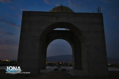 وضعیت مقبره ۲ شهید گمنام در جوار قدمگاه حضرت امام رضا(ع) شهر سِدِه شهرستان اقلید فارس