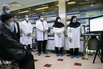 بازدید حجت‌الاسلام و المسلمین ابراهیم رییسی، رییس جمهور از بخشهای مختلف پژوهشگاه رویان جهاد‌دانشگاهی