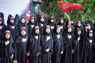 آبدانان در شب اربعین؛ میعادگاه عاشقان حسین(ع) در کنار مزار شهید گمنام