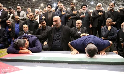 اقامه نماز بر پیکر شهید اسماعیل هنیه توسط مقام معظم رهبری