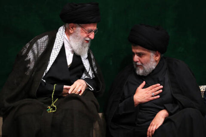 Muqtada al-Sadr Welcomes Visitors to Funeral of Martyred Leader