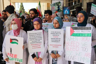 تجمع پرشور دانشگاهیان علوم پزشکی شیراز در محکومیت جنایات رژیم صهیونیستی‎