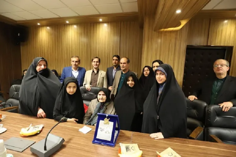خاطرات شفاهی خانواده های  شهدای رشت در حال تدوین است