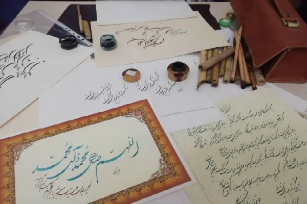 همایش خوشنویسی«مشق صلوات» در رفسنجان برگزار شد+ عکس