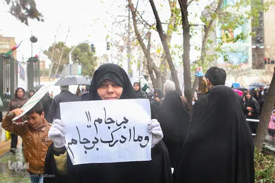 به وقت چهل سالگی؛ تهران، خیابان انقلاب