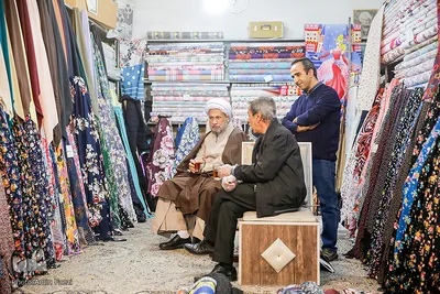 امام جمعه شيراز پای درد و دل کسبه و بازاریان