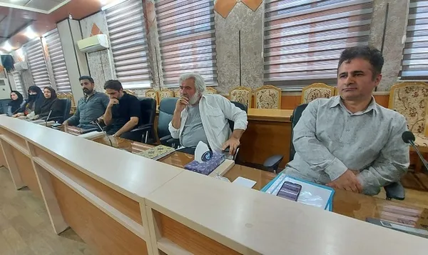 نشست هنرمندان با فرماندار شهرستان فریدون کنار -1