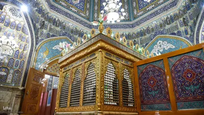 غبارروبی حرم امامزاده طاهر(ع)‎