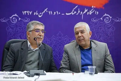 از راست مسعود برومند، معاون پژوهش و فناوری وزارت علوم، تحقیقات و فناوری، سیدحمیدرضا طیبی، رئیس جهاد دانشگاهی در چهل و نهمین گردهمایی معاونان پژوهشی واحدهای سازمان جهاد دانشگاهی