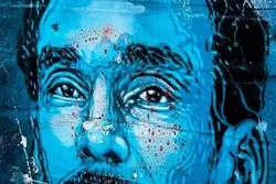 Graffiti zum Gedenken an algerische Opfer des Massakers von Paris  beschmiert