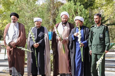 غبارروبی از مزار شهدا به مناسبت بازگشت آزادگان سرافراز به وطن