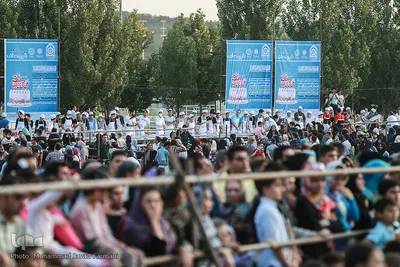 توزیع بزرگترین کیک جهان به مناسبت میلاد امام رضا(ع)