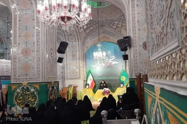 Imam Khomeini r.a merupakan titik perpaduan antara mazhab