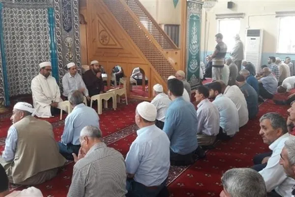 برگزاری محفل انس با قرآن ویژه زائران حج در ترکیه
